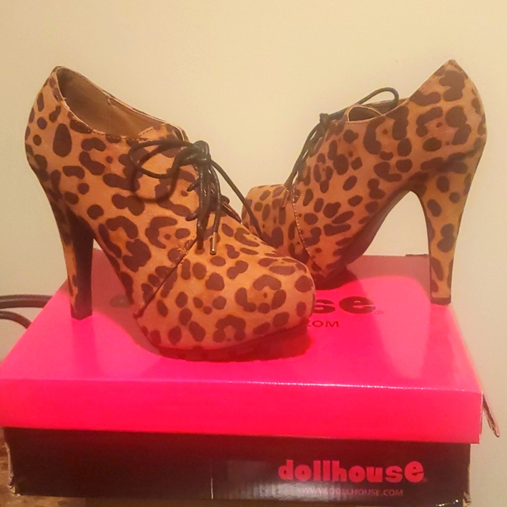 NWT Dollhouse Leopard boots/heels